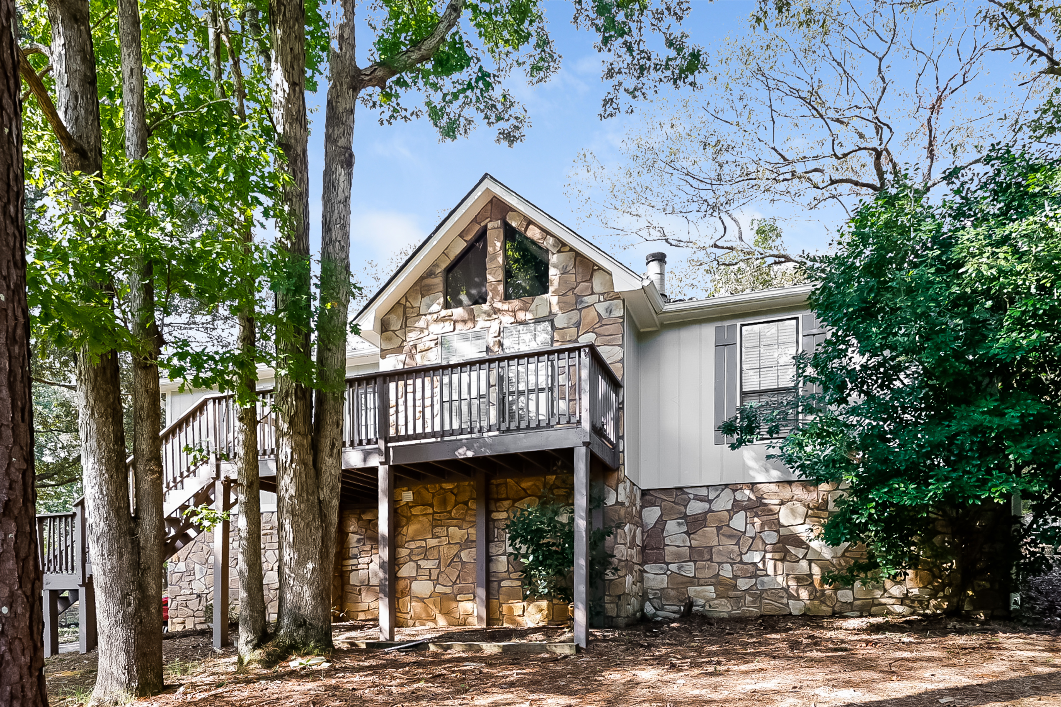 3010 LONE OAK RD HUEYTOWN, AL 35023